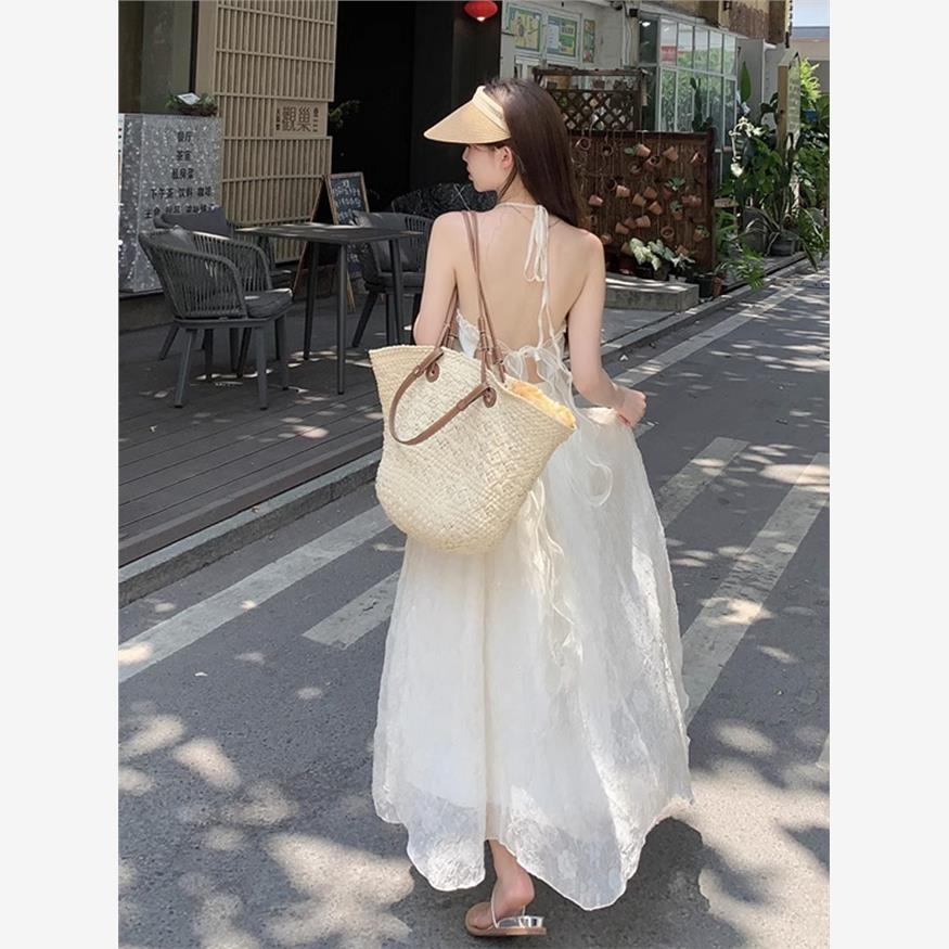 纯欲风挂脖雪纺连衣裙女夏季海边度假法式露背裙子高级感白色长裙