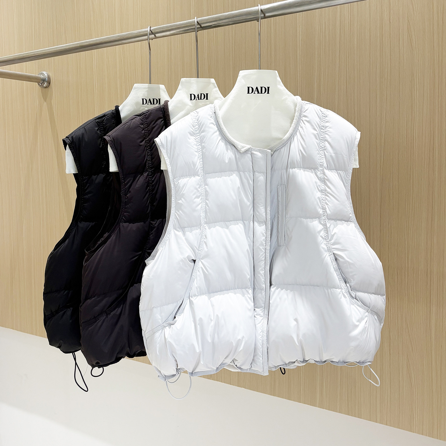 90白鸭绒秋冬时尚立领羽绒服女马甲短款背心冬装外套休闲百搭