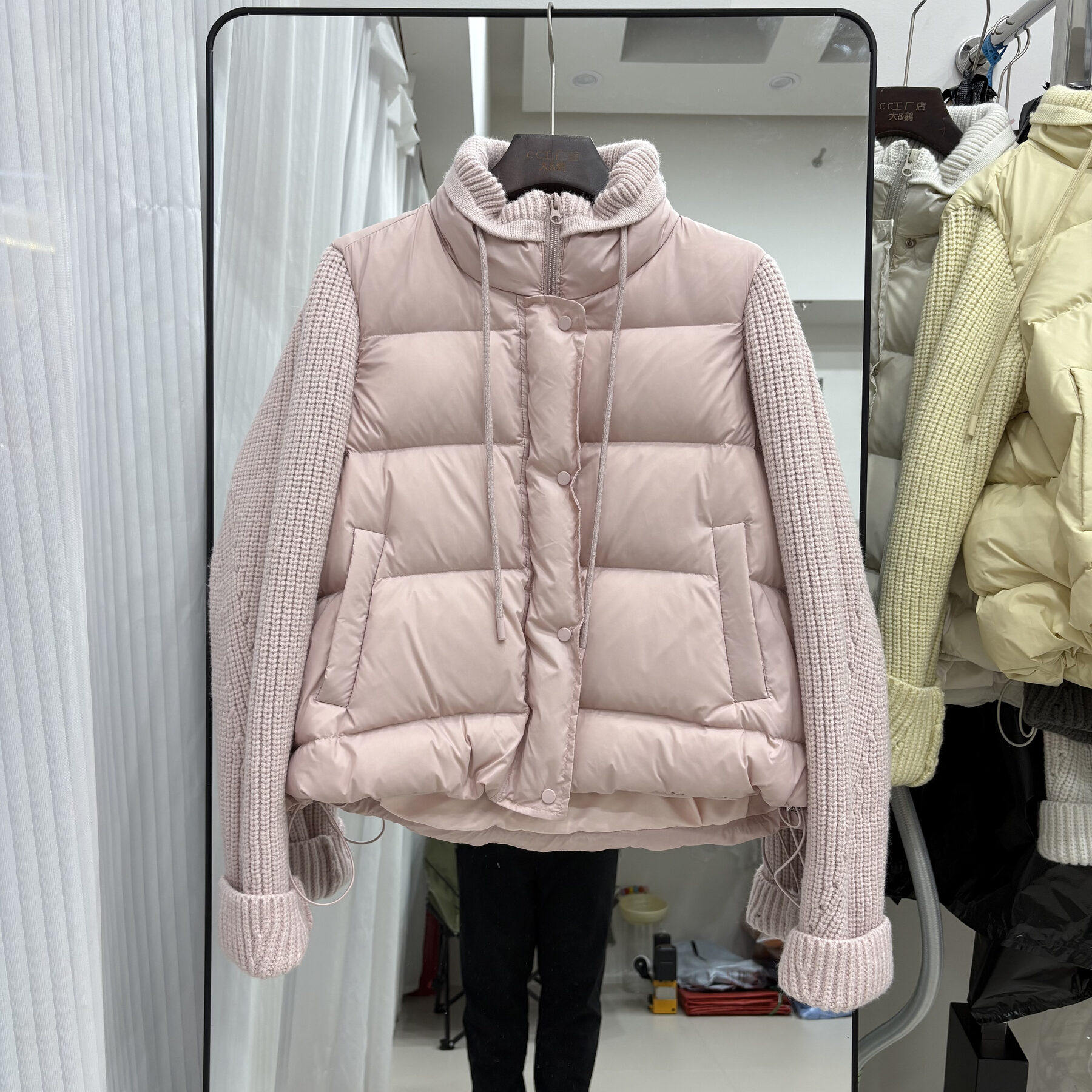 秋冬韩版针织拼接袖立领羽绒服女短款时尚休闲百搭保暖外套