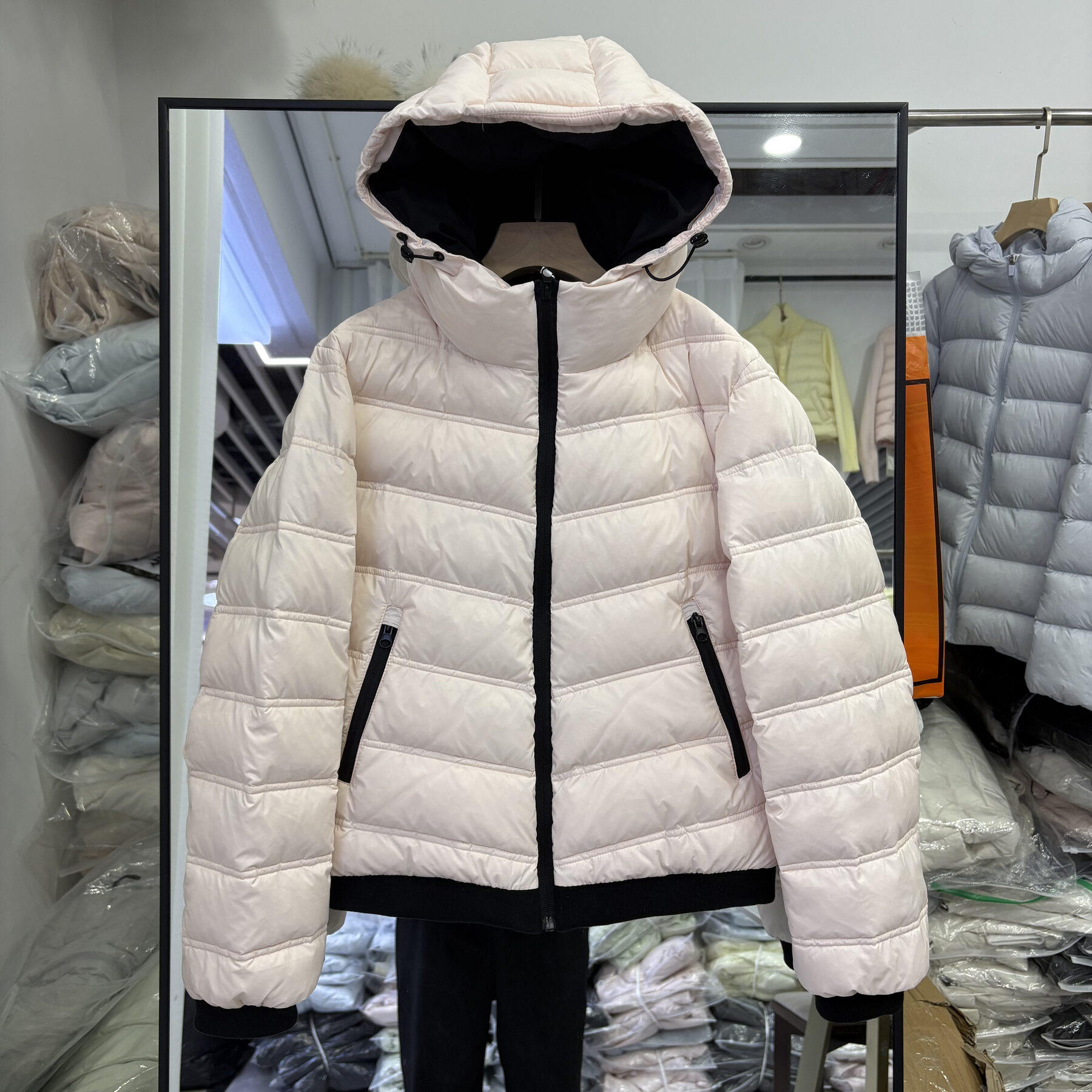 90绒秋冬韩版宽松连帽羽绒服女短款保暖修身显瘦小个子外套