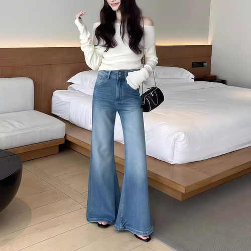 梨型友好脚口枪花工艺女牛仔裤