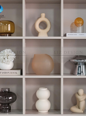 样板间现代简约奶油风书架展示柜子摆件软装电视柜书柜装饰品轻奢