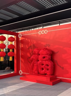 商马年场包柱拍马屁玩偶互动装置2026新年毛绒福字酒店打卡点道具