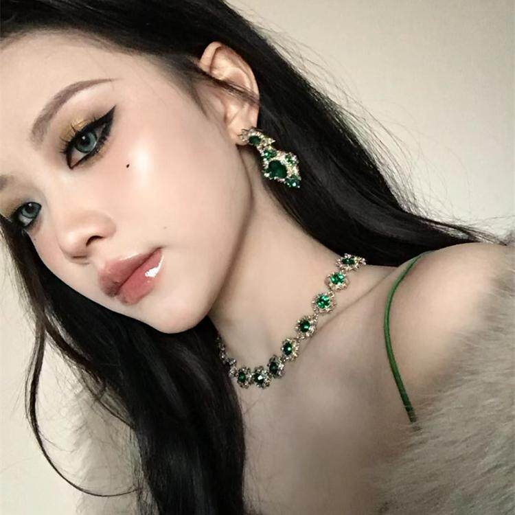野心美人 小众设计高级感轻奢祖母绿宝石耳钉女2024新款夸张耳环