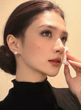 小份心碎轻奢高级迷你小方糖耳钉