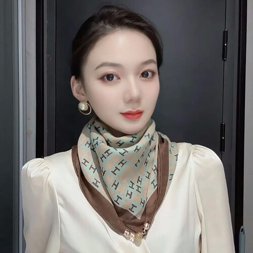 2024新款时尚潮流女士复古围巾女磁吸扣气质围脖保暖方巾丝巾