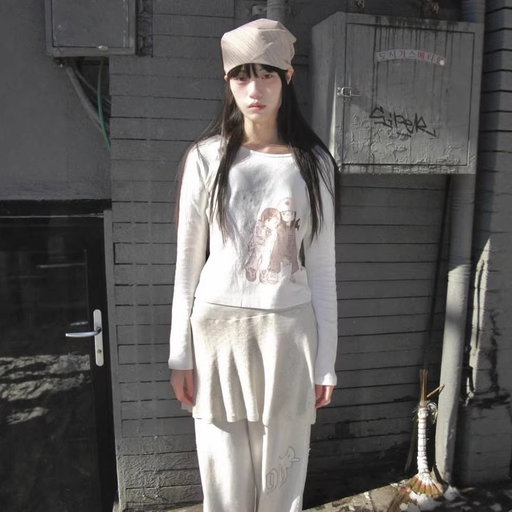 现H juba联名数码印花圆领长袖T恤春季女小花纽扣上衣hugyoursk*n