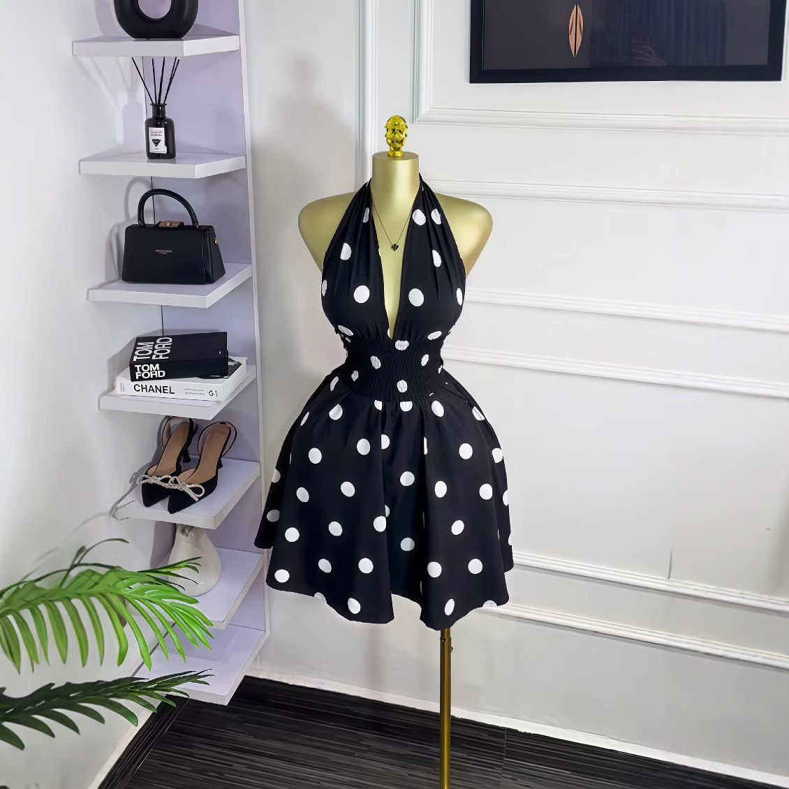 欧美跨境女装2025夏季新款波点无袖V领绑带露背收腰短款连衣裙