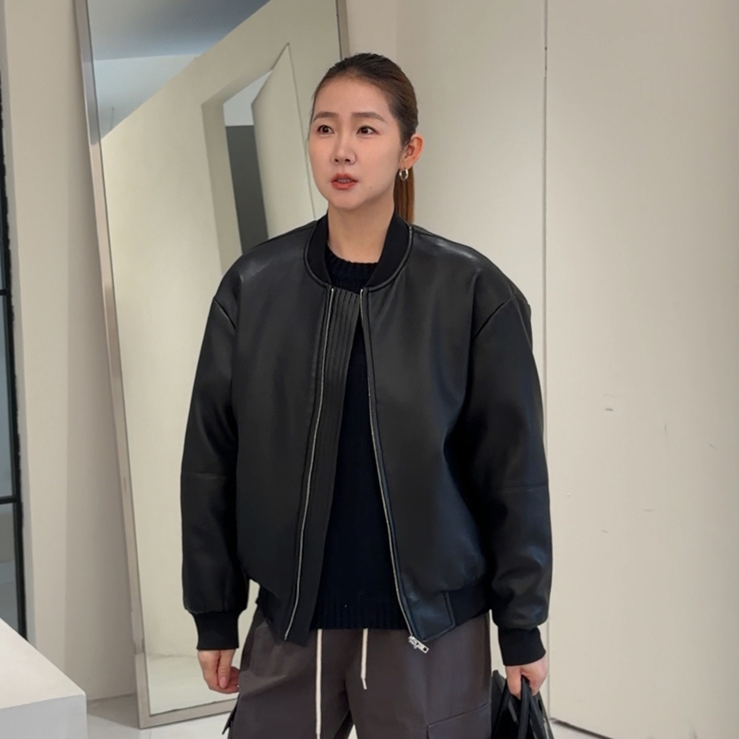 widelia陈姬儿秋冬简约棒球领拉链皮衣女保暖夹棉百搭外套8165