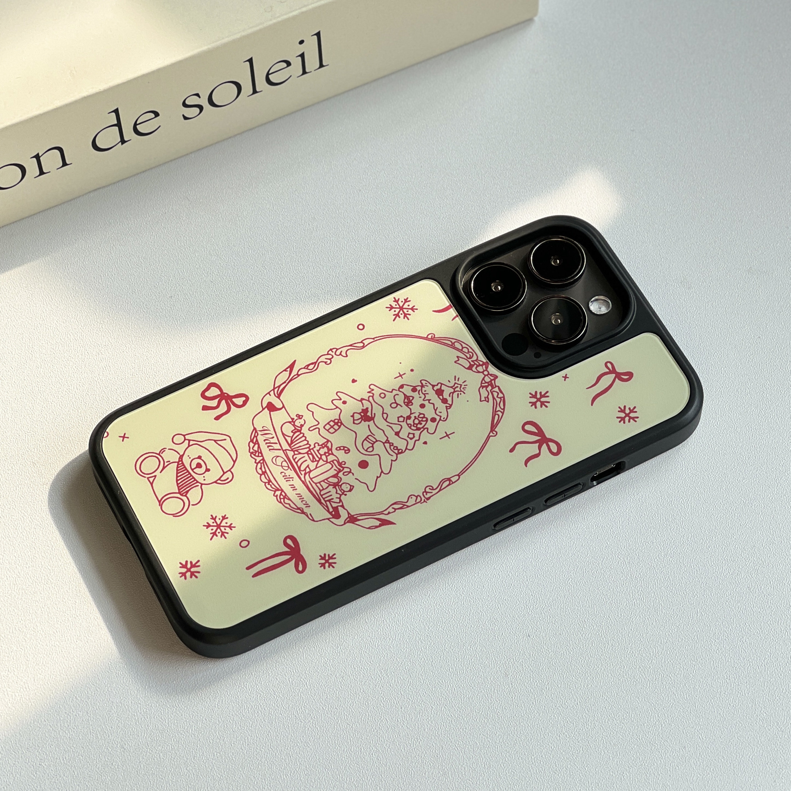 小众插画新年圣诞小熊黑框磨砂磁吸手机壳适用苹果iPhone17promax手机壳16pro玻璃手机壳14pro全包13ins氛围