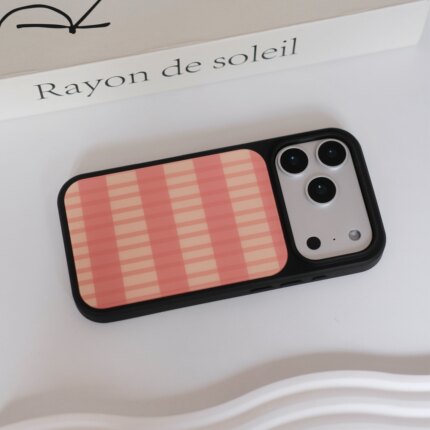 小众ins粉色复古格纹磨砂玻璃磁吸手机壳苹果iPhone17promax手机壳16pro黑框软边15手机壳14pro全包16