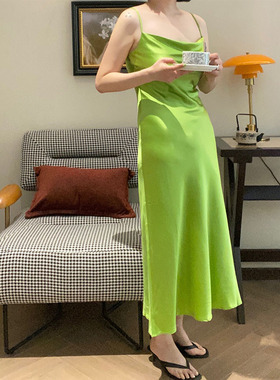 FL/新夏缎面真丝 桑蚕丝气质草绿色吊带修身荡领包臀大摆连衣裙长