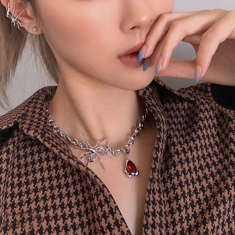 欧美小众轻奢设计感红宝石蜘蛛项链女血滴吊坠网红反光锁骨链嘻哈