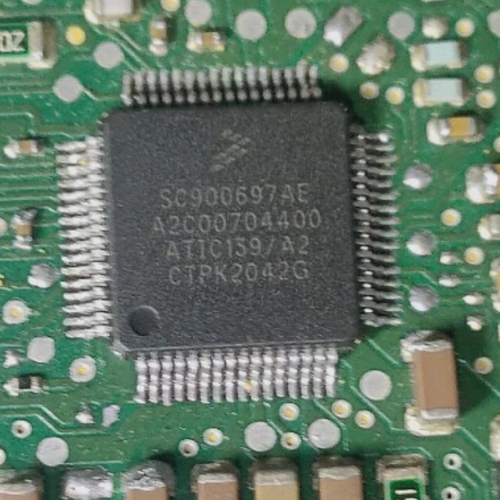 SC900697AE A2C00704400 ATIC139/A2 汽车电脑板电源驱动芯片全新