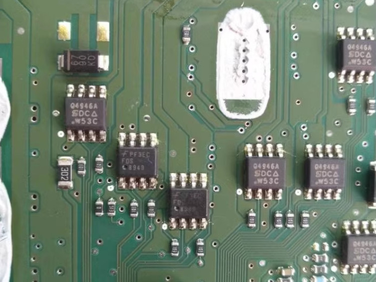 Q4946A 适用德尔福MT20U 三代MT20U2车身电脑板常用易损芯片
