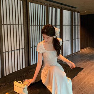 ADA MISS重工气质方领镂空天丝针织大摆连衣裙收腰长裙女夏新款白