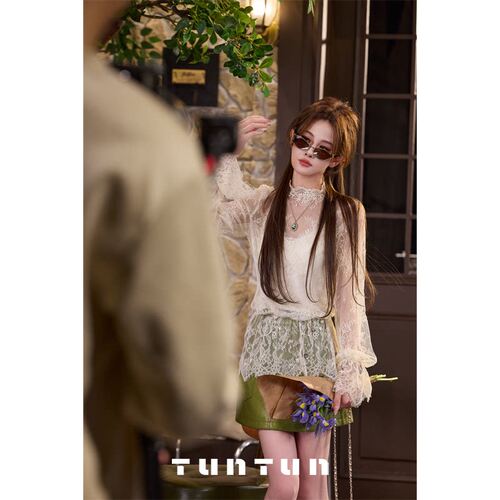 吞吞TUNT春夏织梦蕾丝法式朦胧感 复古半高领微喇袖蕾丝小衫