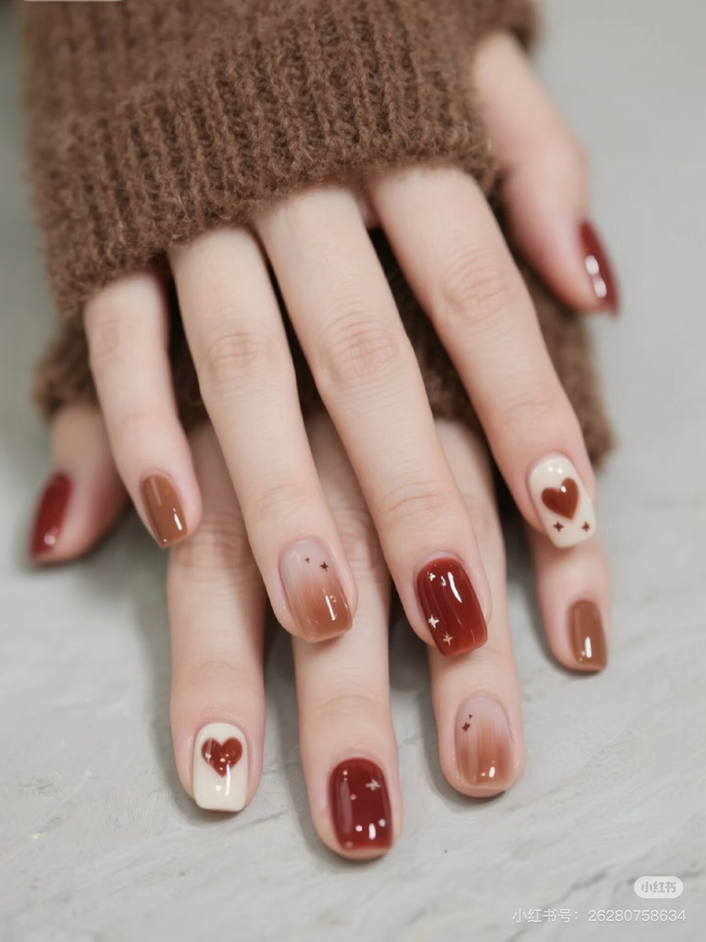 洛曼枝美甲穿戴甲新款短爆款纯手工款穿戴甲黑黄皮超级显白手绘版