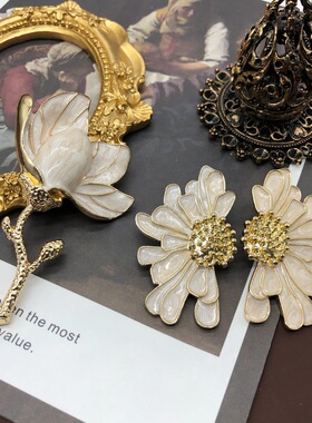 西洋中古风玉兰花胸花耳钉套装黑色珐琅釉胸针大衣外套别针百搭款