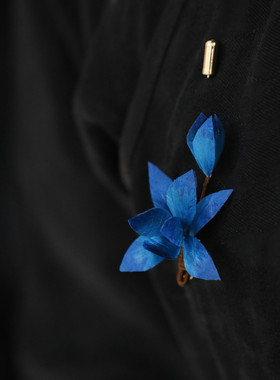 蓝色手工绒花玉兰花花朵胸针胸花
