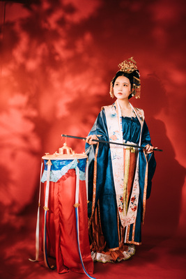 出租钟灵记 韶华:绫音:凤冠霞帔宋公服宋制婚服中式婚礼汉式婚服