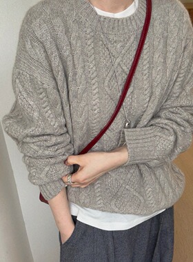 欧洲站2025秋冬新款休闲复古麻花纹圆领软糯全羊毛毛衣女厚款上衣