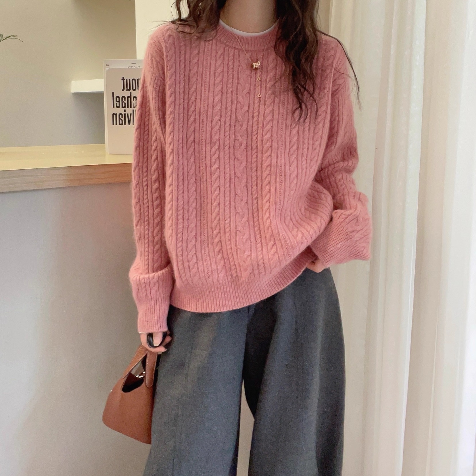 小麻花纹柔软羊绒粉色毛衣