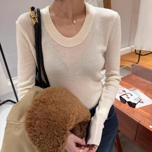 美丽诺细羊毛u领针织衫