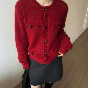 欧洲站2025冬季新款高级感气质小香风红色羊毛针织开衫女羊绒毛衣