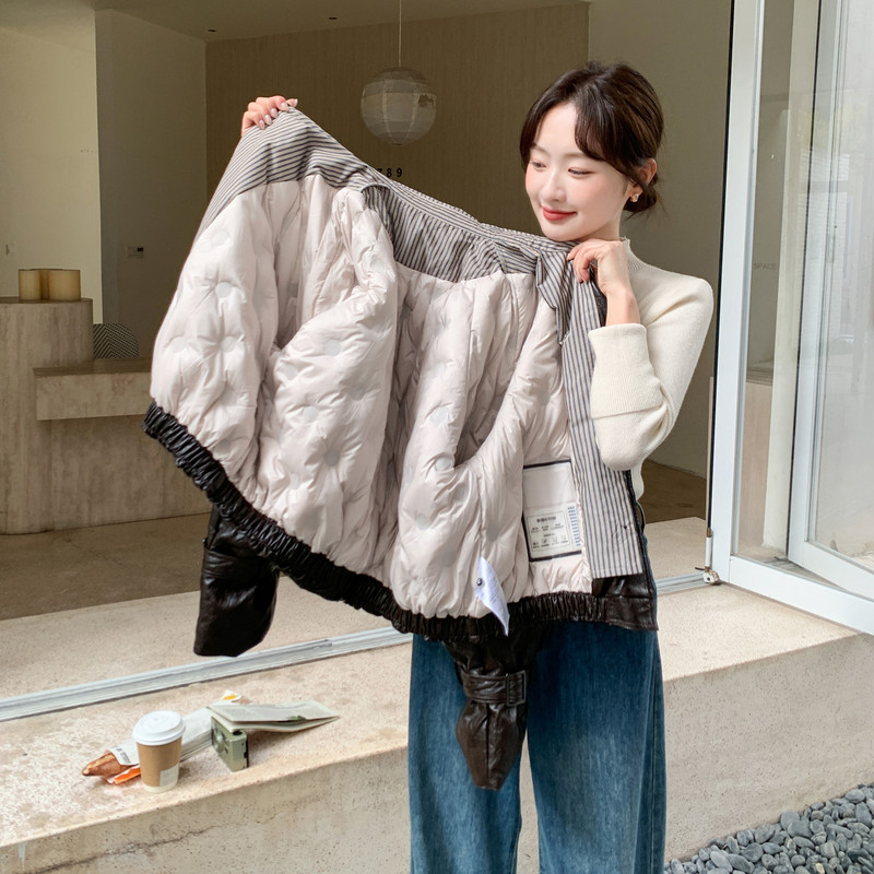 棕色假两件拼接PU皮羽绒服女2025年冬季新款小个子保暖白鸭绒外套,女装羽绒服,2B148