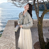 浅蓝色