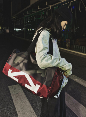 网红潮牌旅行包男女大小款独立鞋位运动健身包短途手提行李包挎包