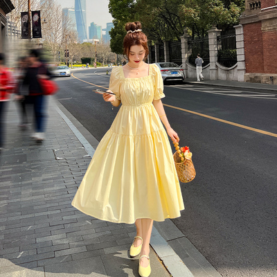 黄色法式泡泡袖方领连衣裙女