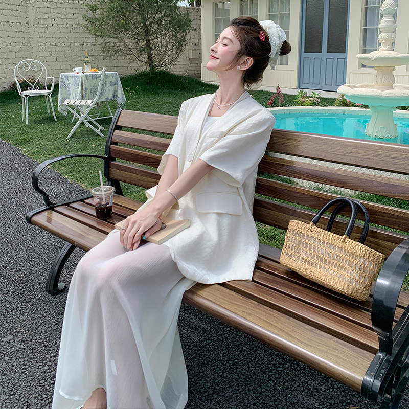 米白色设计感轻薄西装半身裙套装女2025夏季新款甜美治愈风两件套