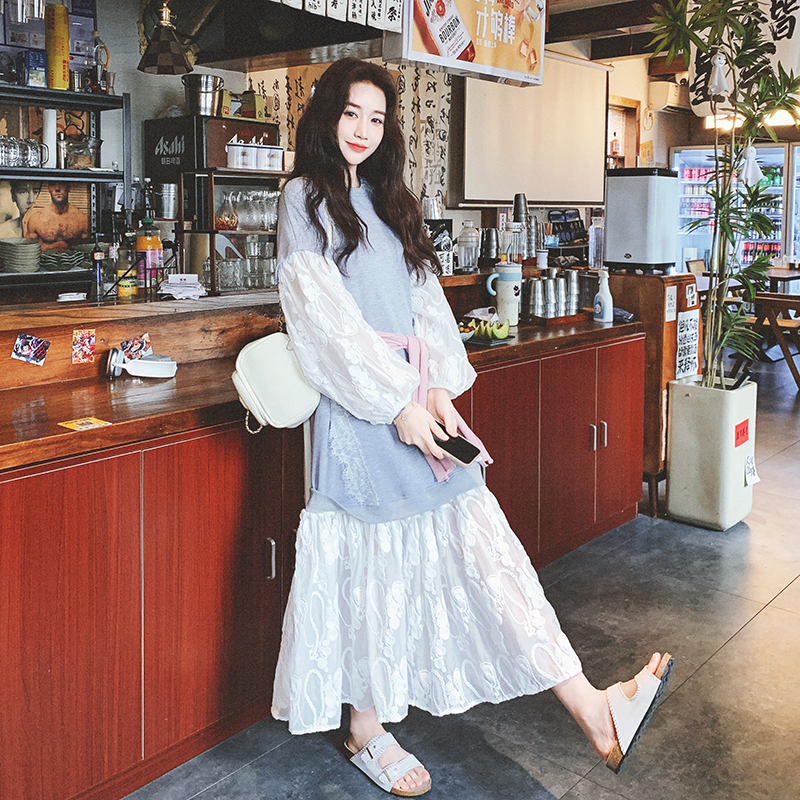 灰色韩版甜美减龄运动感连衣裙女2025春季新款网纱拼接刺绣卫衣裙