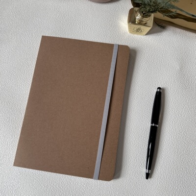 外贸a5分兰本a6横线本牛皮纸绑带横线本6mm行距胶转换笔记本子