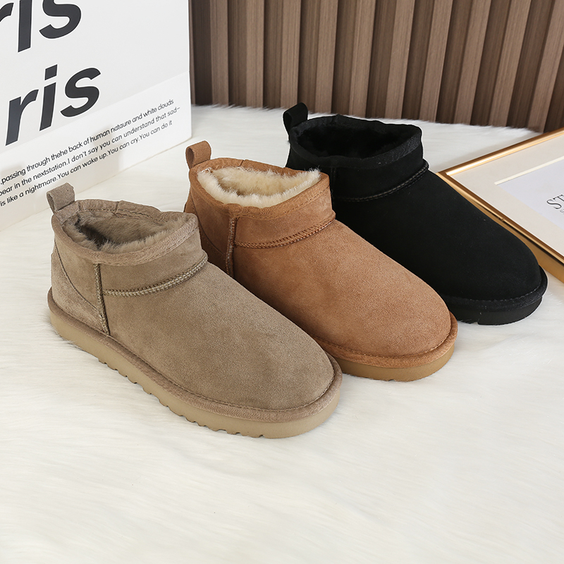 周冬雨雪地靴男冬短筒羊皮毛一体