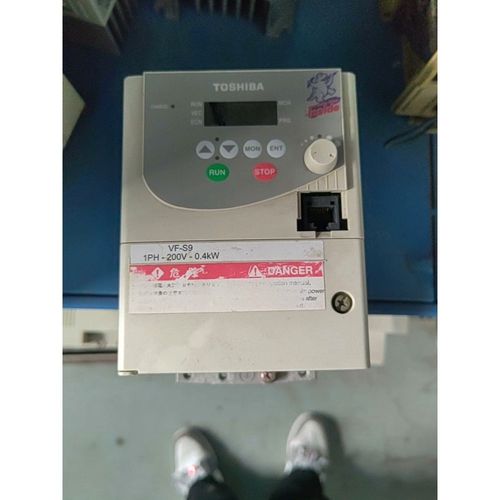 东芝VFS9S-2004-WP(1)变频器 图片实图拍摄 议价