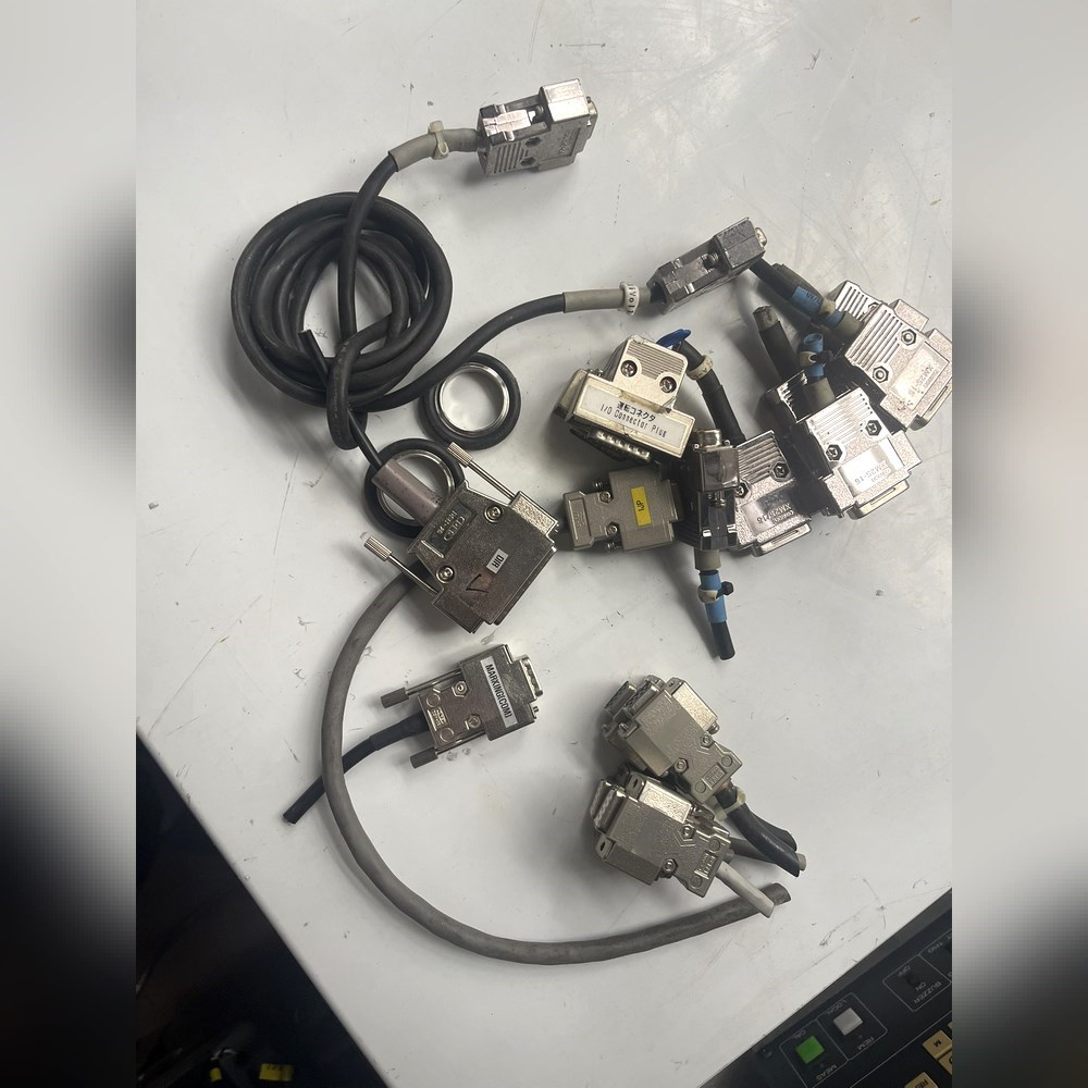 原装XM2S-15通讯插头 议价