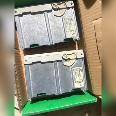 施耐德TSXDMZ28DR裸机没有用过没有外包装.图片 议价