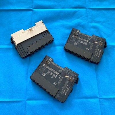 施耐德TM5SDO4R原装实物拍摄顺丰到付TM5ACBM12 议价