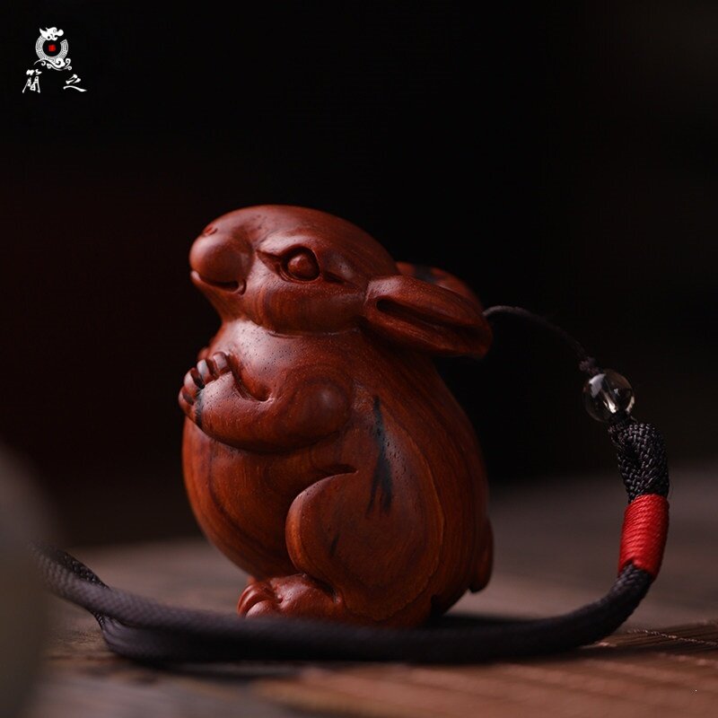 印度小叶紫檀木雕生肖兔手把件