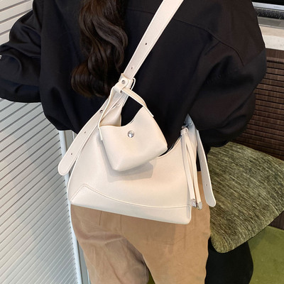 百搭新款网红爆款单肩包2025女式通勤气质斜挎包夏季简约休闲