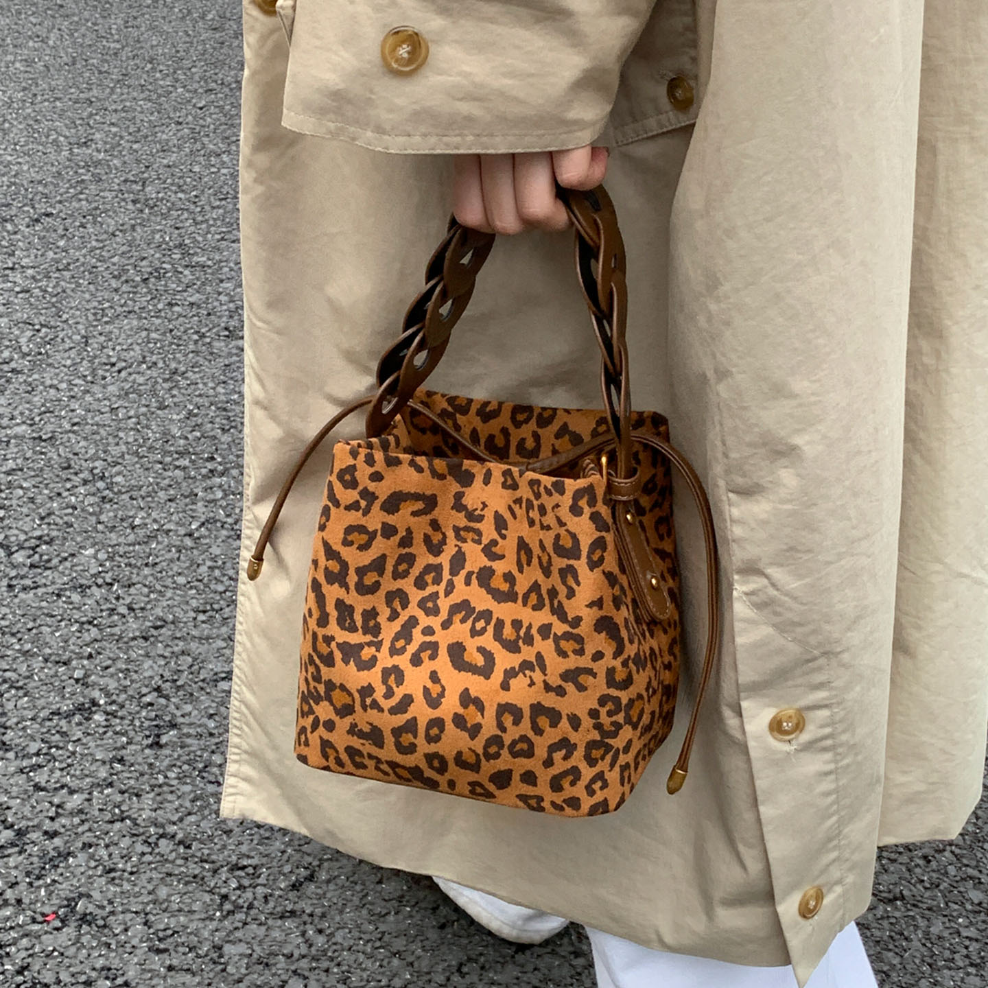 百搭时尚豹纹小众设计水桶包包2025女气质爆款休闲手提斜挎包