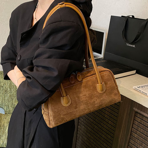 高级感包包女大容量2025新款潮时尚女士枕头包百搭简约单肩腋下包