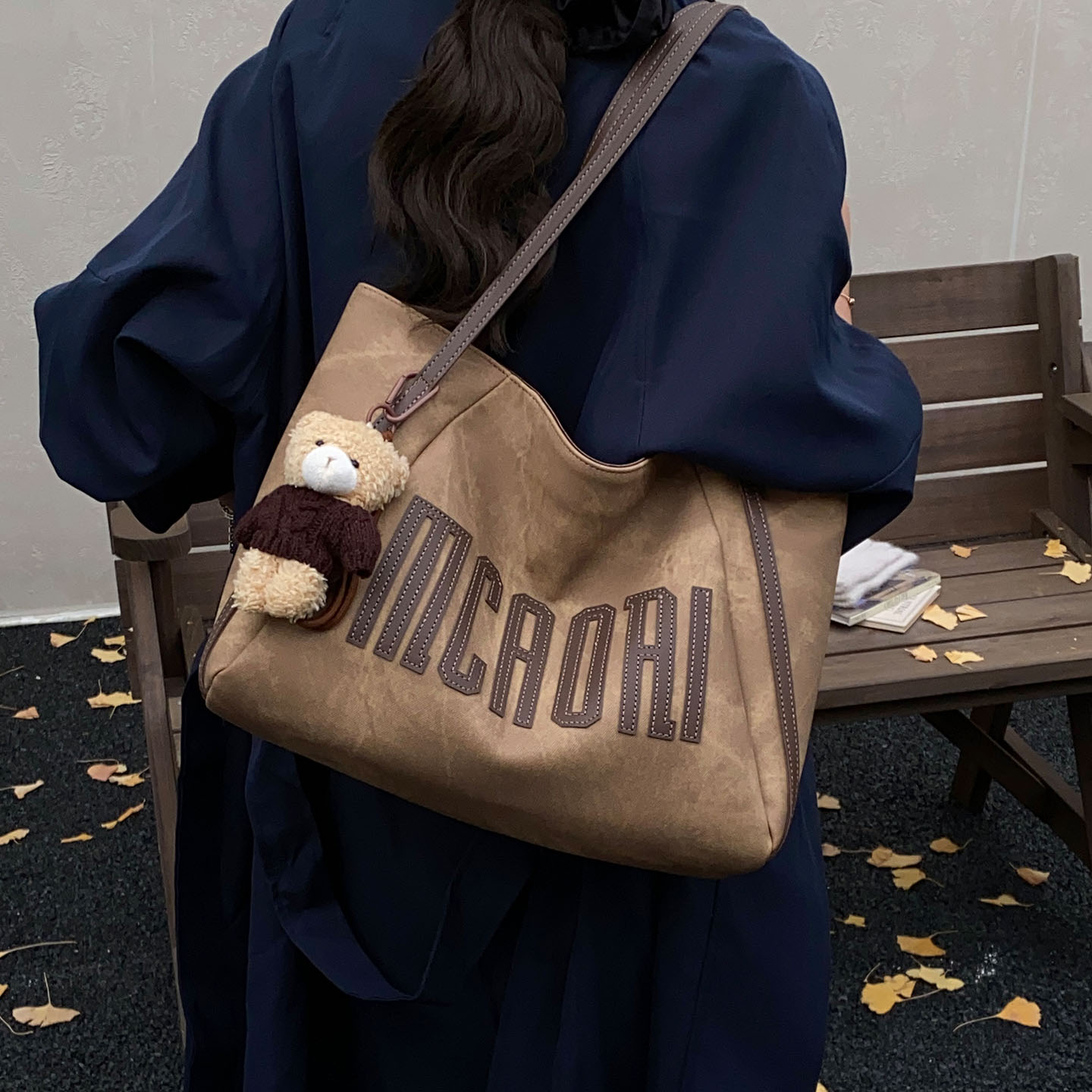 休闲百搭简约大容量通勤气质精致单肩手提洋气2025秋季女式托特包