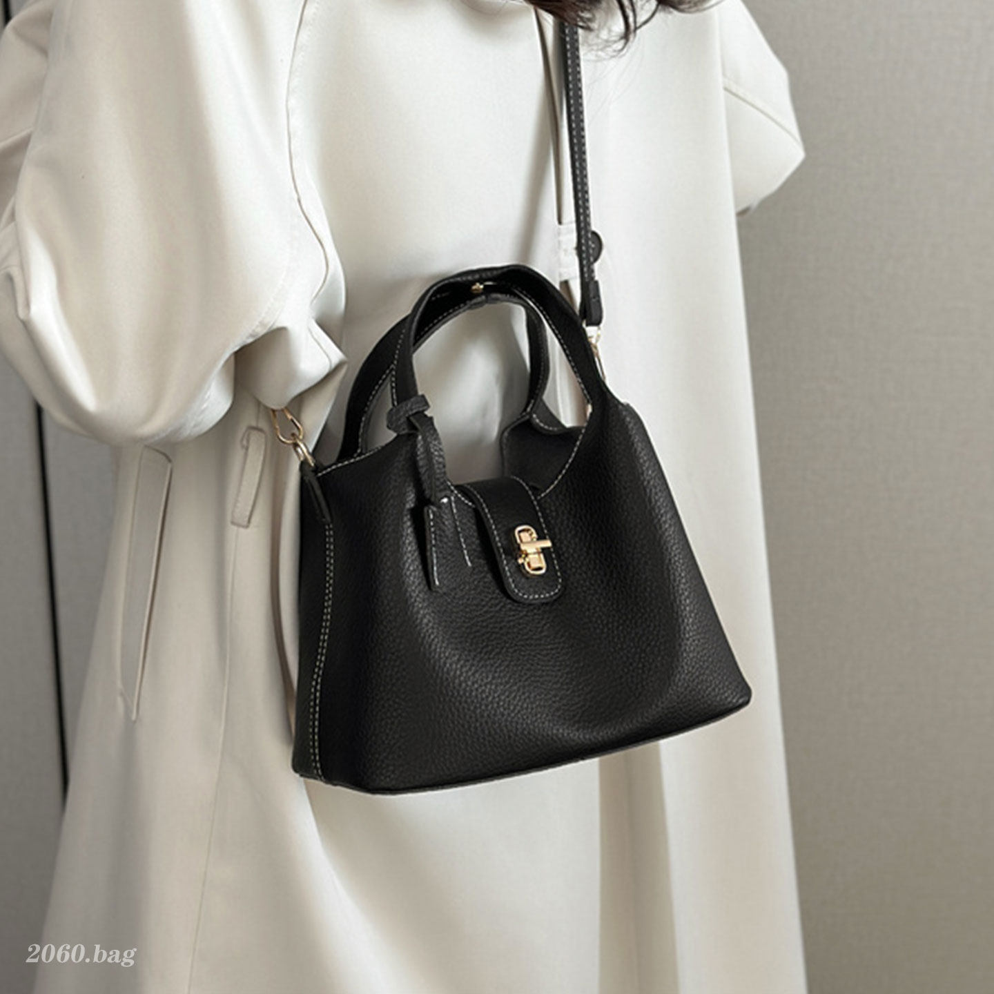 2026新款气质时尚百搭简约高级感单肩斜挎手提水桶包包皮质韩版,箱包皮具/热销女包/男包,水桶包,淘宝优惠券,粉丝福利购,淘宝优惠卷