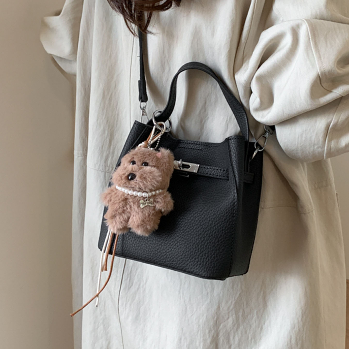 百搭精致皮质高级时尚2025秋季女式单肩斜挎水桶包洋气手提简约