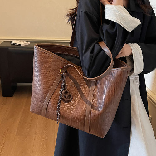 百搭休闲复古大容量托特包2026新款女式时尚潮高级感单肩包韩版