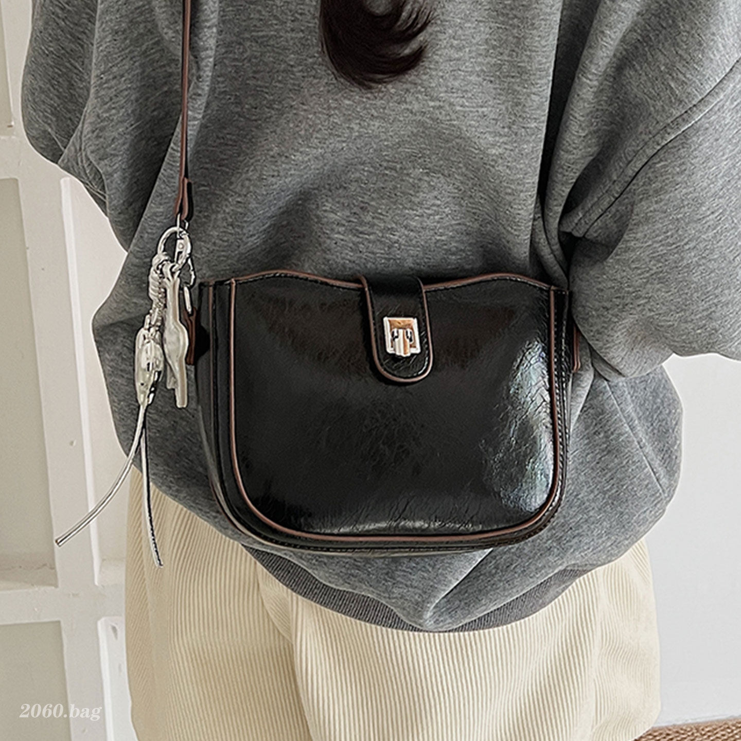 时尚精致百搭皮质高级感单肩斜挎气质简约2026新款通勤上班水桶包,箱包皮具/热销女包/男包,水桶包,淘宝优惠券,粉丝福利购,淘宝优惠卷